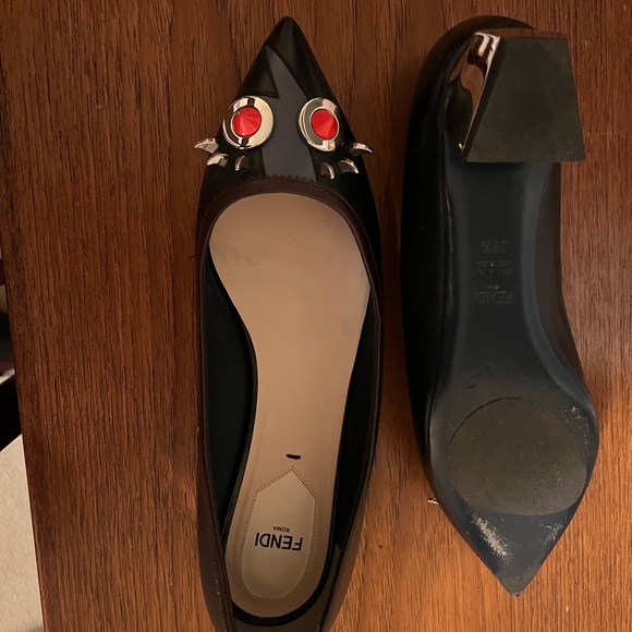 Fendi Women's Black leather 1 inch heels with a distinctive pattern. - Picture 3 of 7